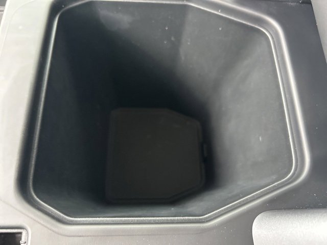 Used 2024 Land Rover Defender 110 S image 32