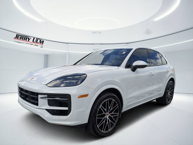 Used 2025 Porsche Cayenne AWD/4WD image 7
