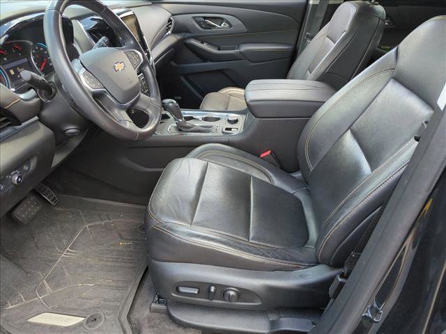 Used 2020 Chevrolet Traverse Premier w/ LPO, Blackout Package FWD image 13