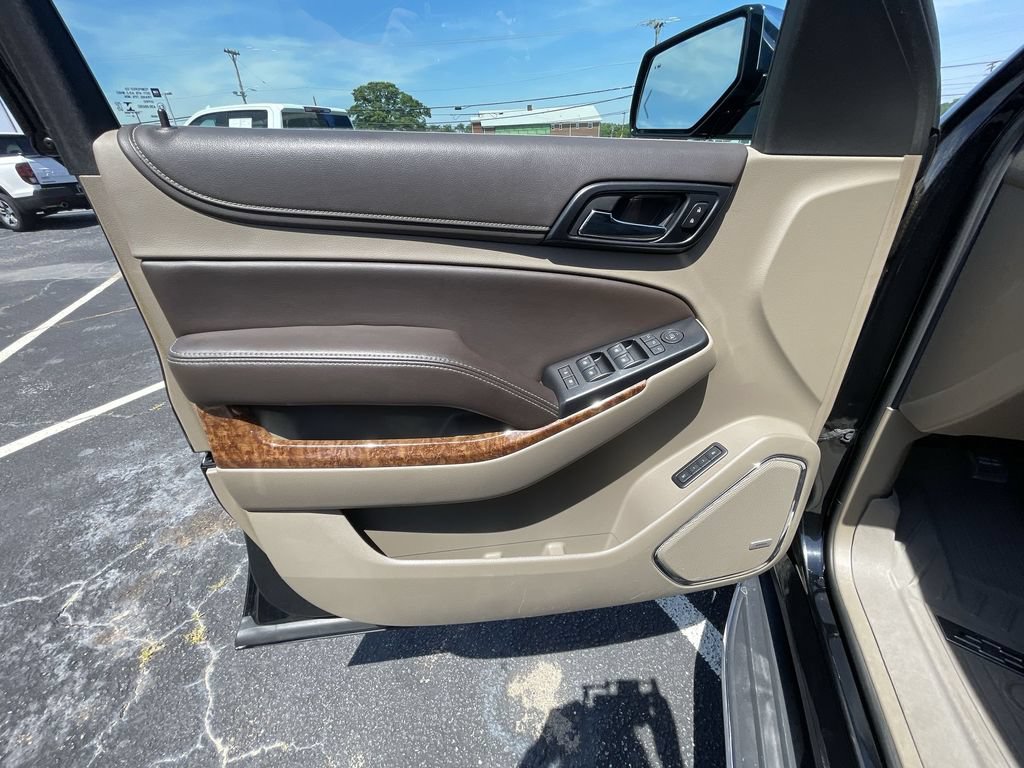 Used 2019 Chevrolet Suburban Premier RWD image 23