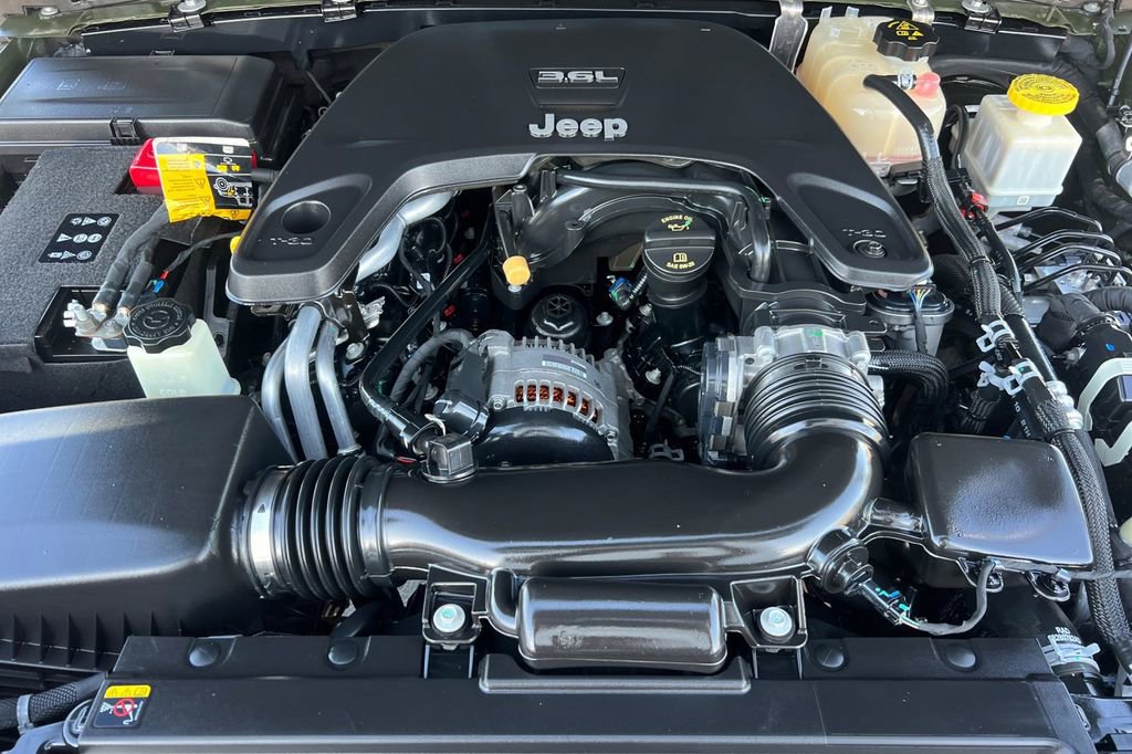 Used 2021 Jeep Gladiator Sport image 20