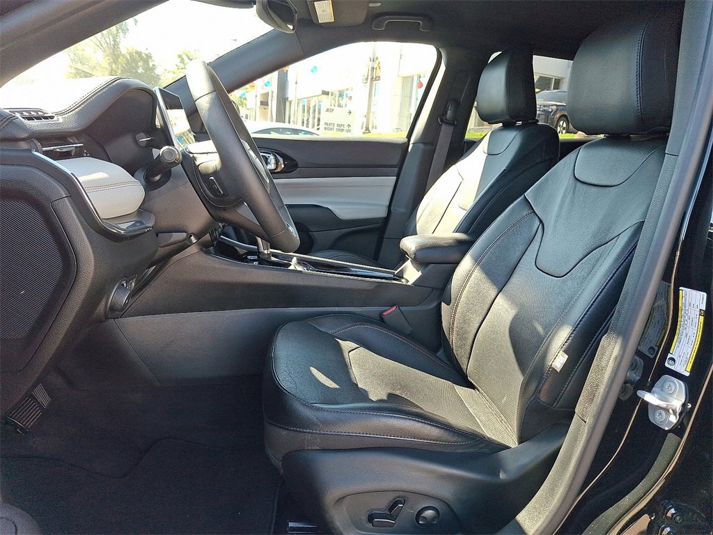 Used 2023 Jeep Compass Limited image 14