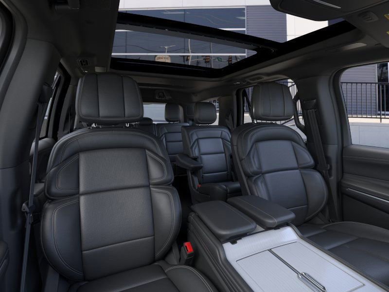 New 2025 Lincoln Navigator Reserve w/ Jet Appearance Package image 10