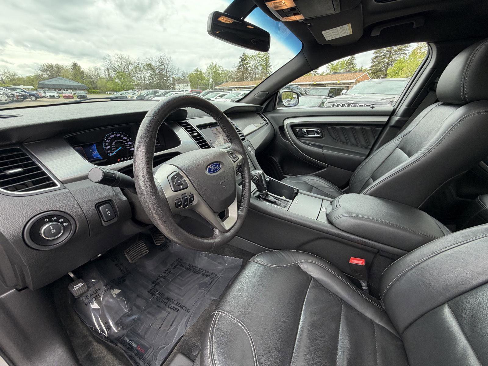 Used 2017 Ford Taurus SEL w/ Equipment Group 201A FWD image 13