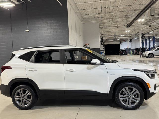 Used 2023 Kia Seltos S w/ Navigation Package AWD/4WD image 22