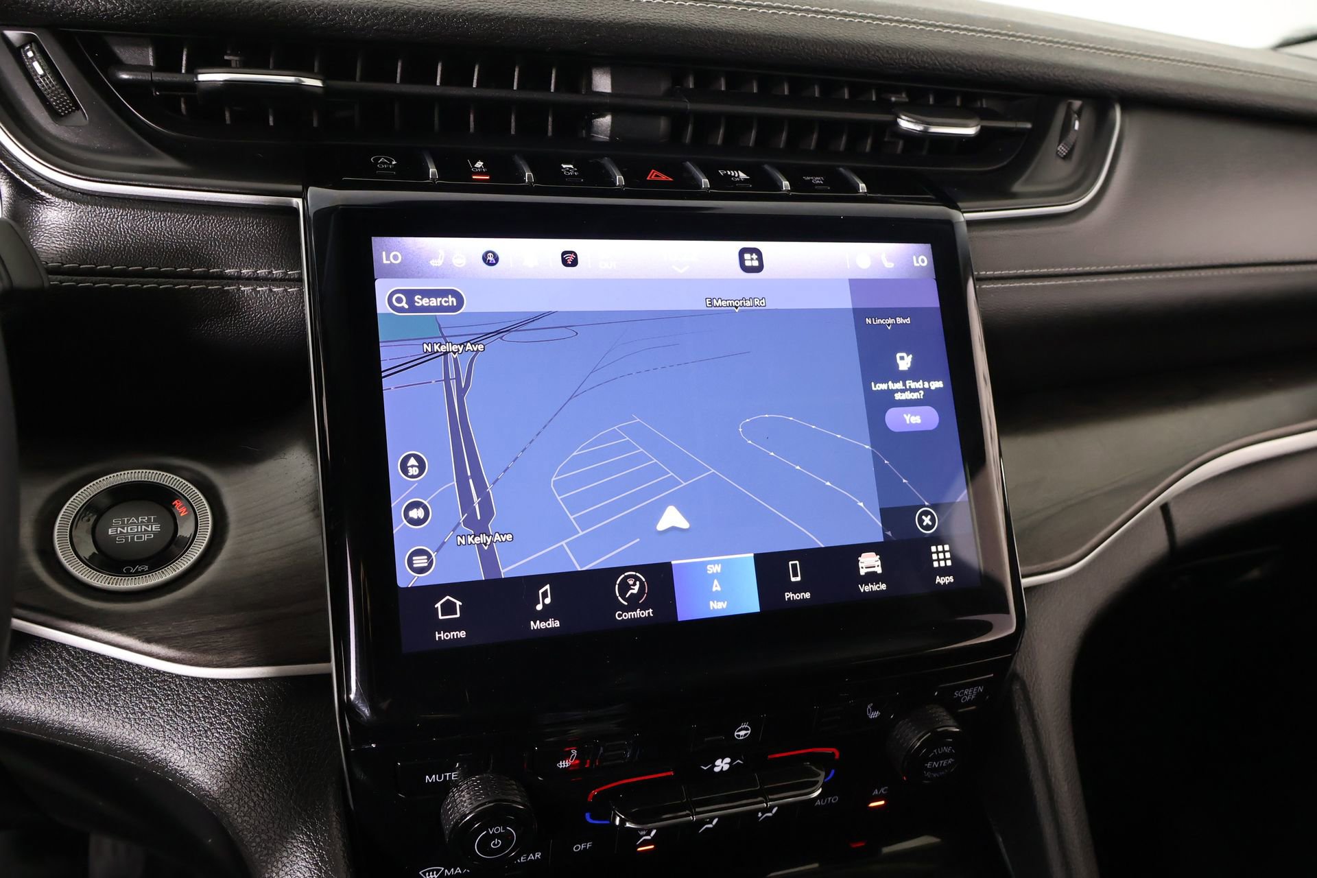 Used 2023 Jeep Grand Cherokee Limited image 7