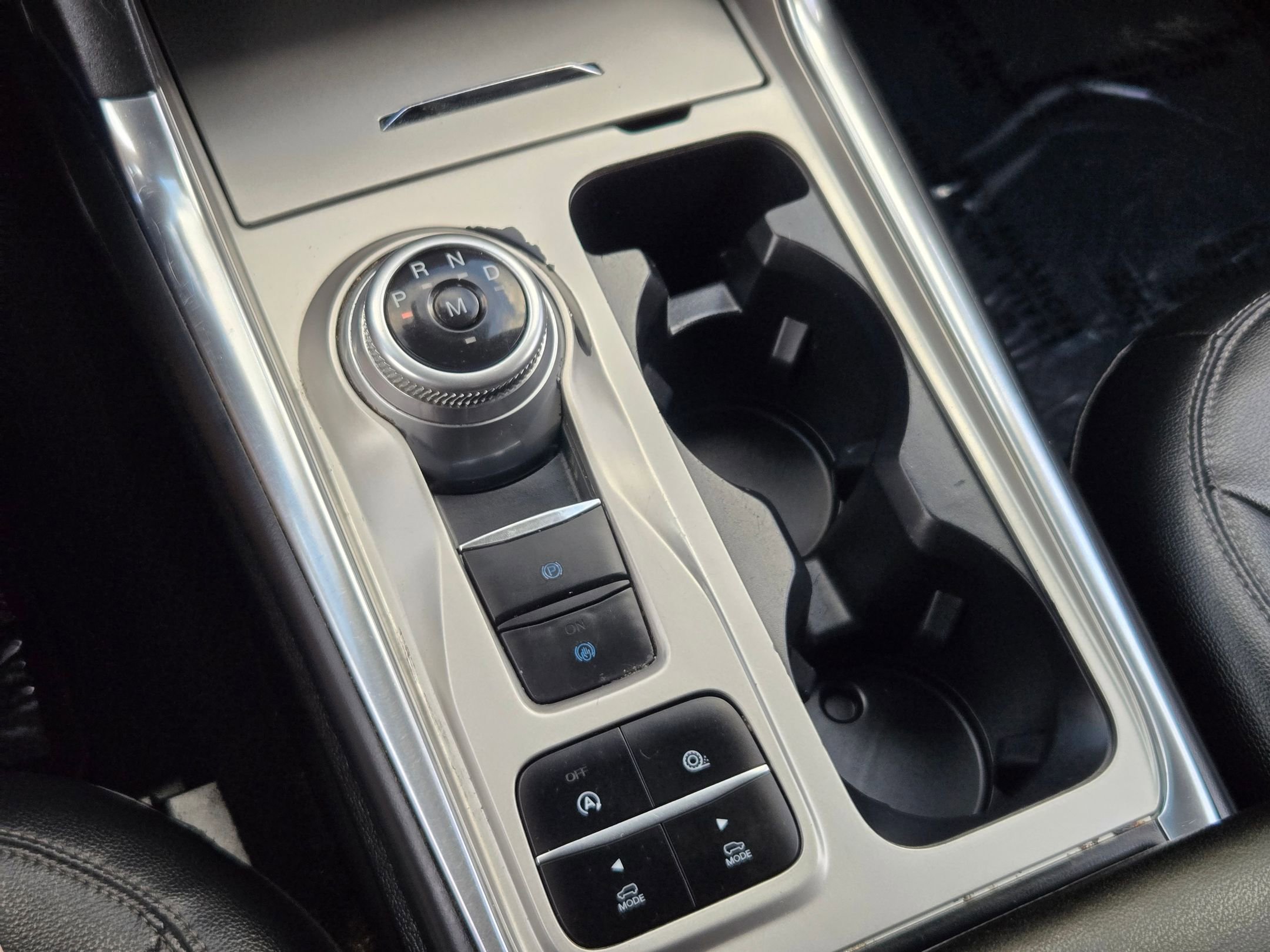 Used 2020 Ford Explorer XLT w/ Equipment Group 202A image 20