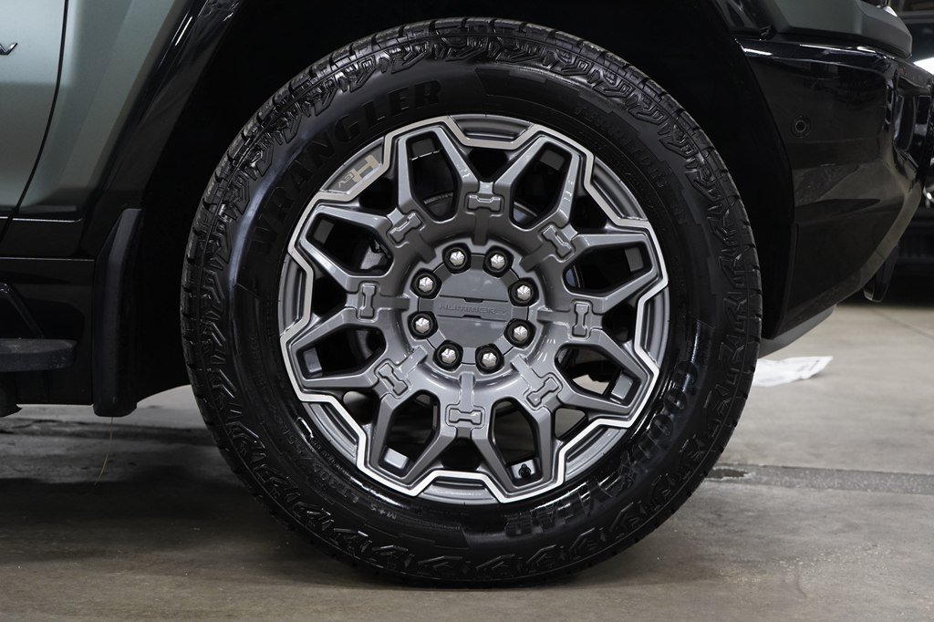 Used 2024 GMC Hummer EV 3X AWD/4WD image 41