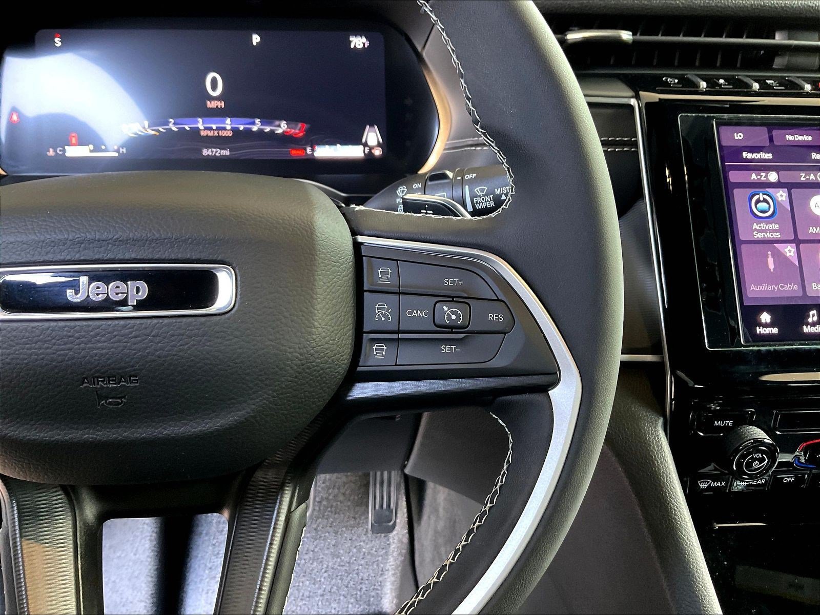 Used 2025 Jeep Grand Cherokee Laredo X AWD/4WD image 12