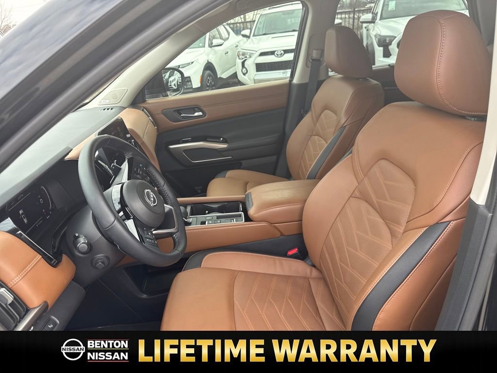 Certified 2025 Nissan Pathfinder Platinum image 12