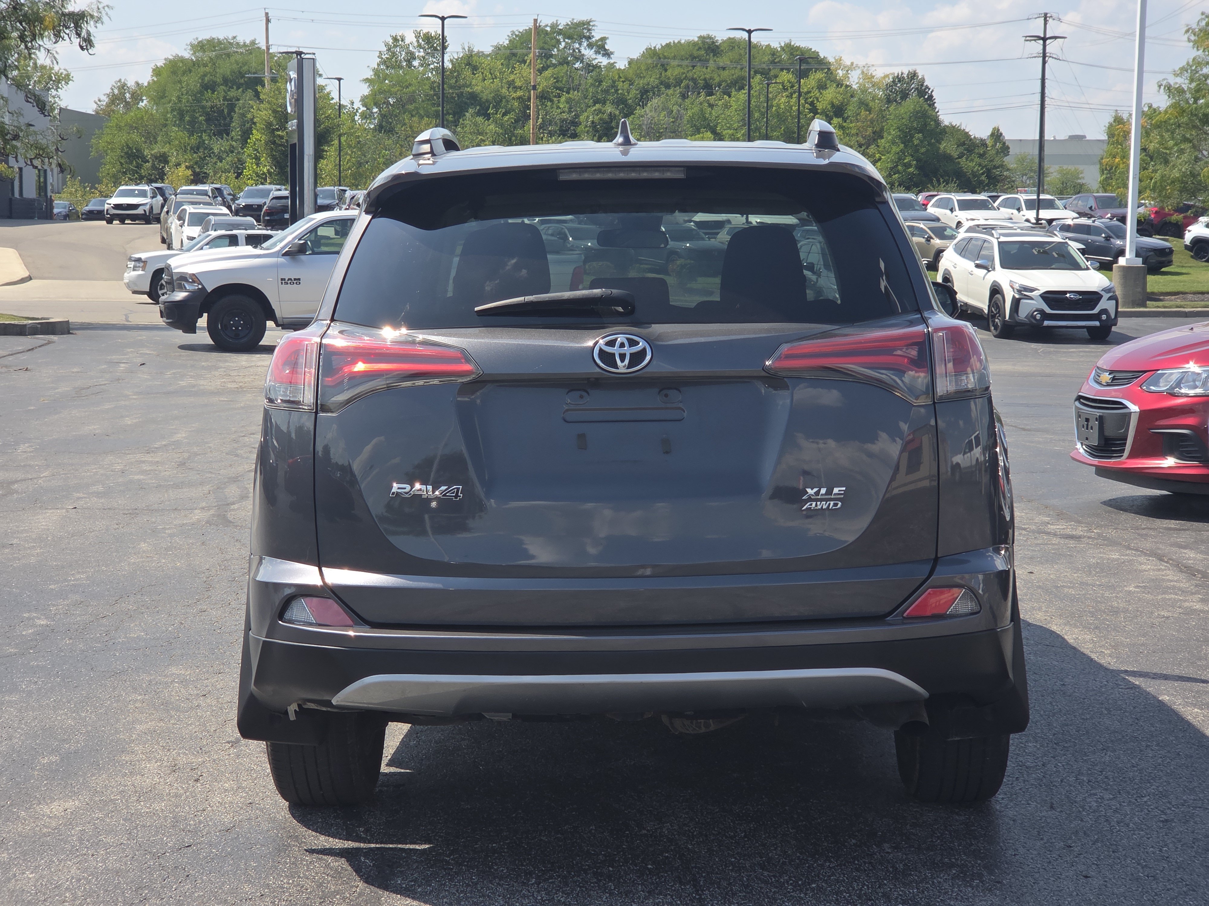 Used 2018 Toyota RAV4 XLE AWD/4WD image 6