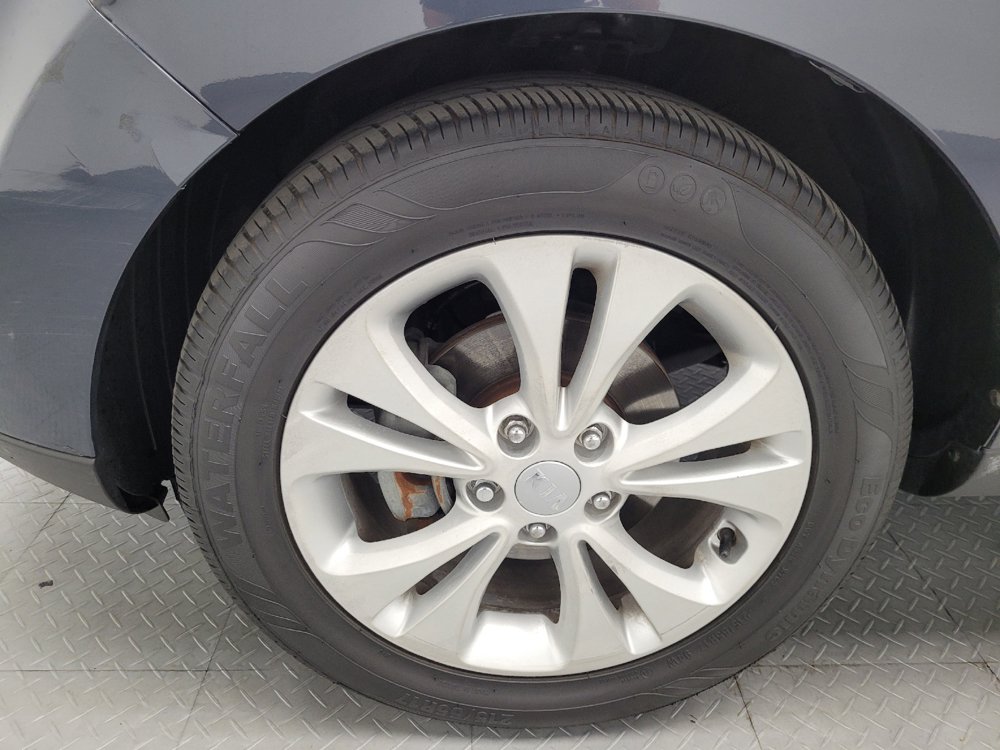 Used 2014 Kia Soul + w/ Audio Package FWD image 31