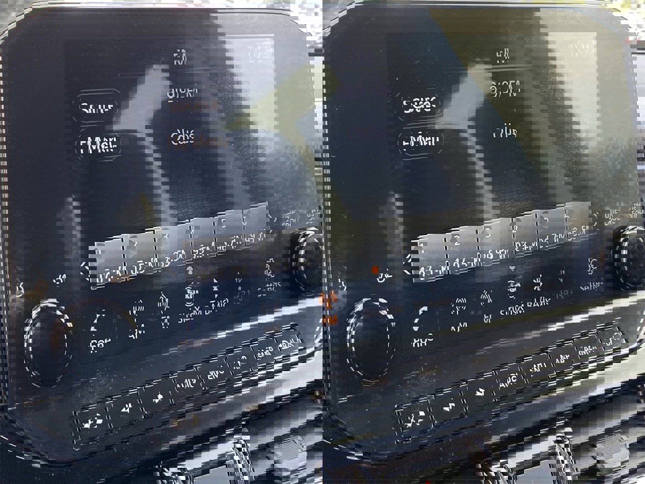 Used 2022 Nissan Pathfinder SL w/ Lighting Package (N92) image 24