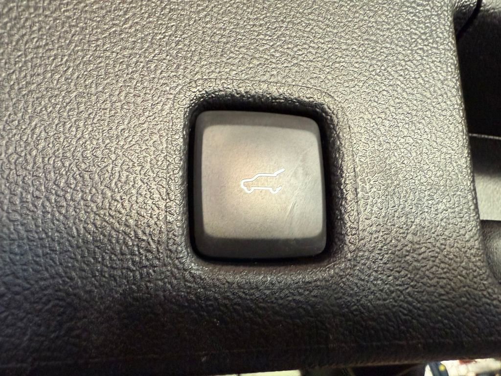 Used 2022 Ford Escape SE w/ Convenience Package image 12