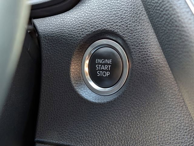 Used 2025 Toyota Corolla SE image 20