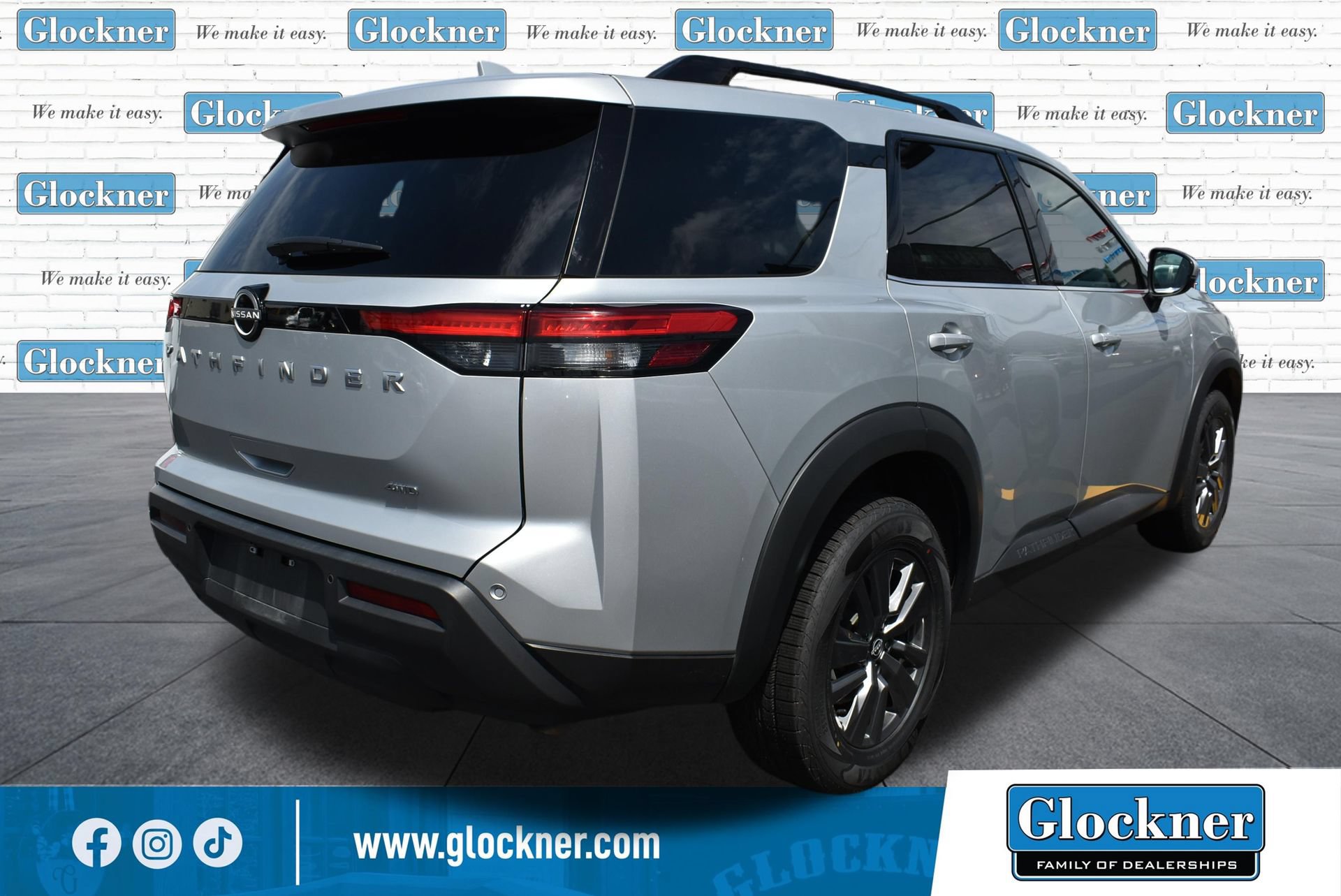 Used 2025 Nissan Pathfinder SV AWD/4WD image 6