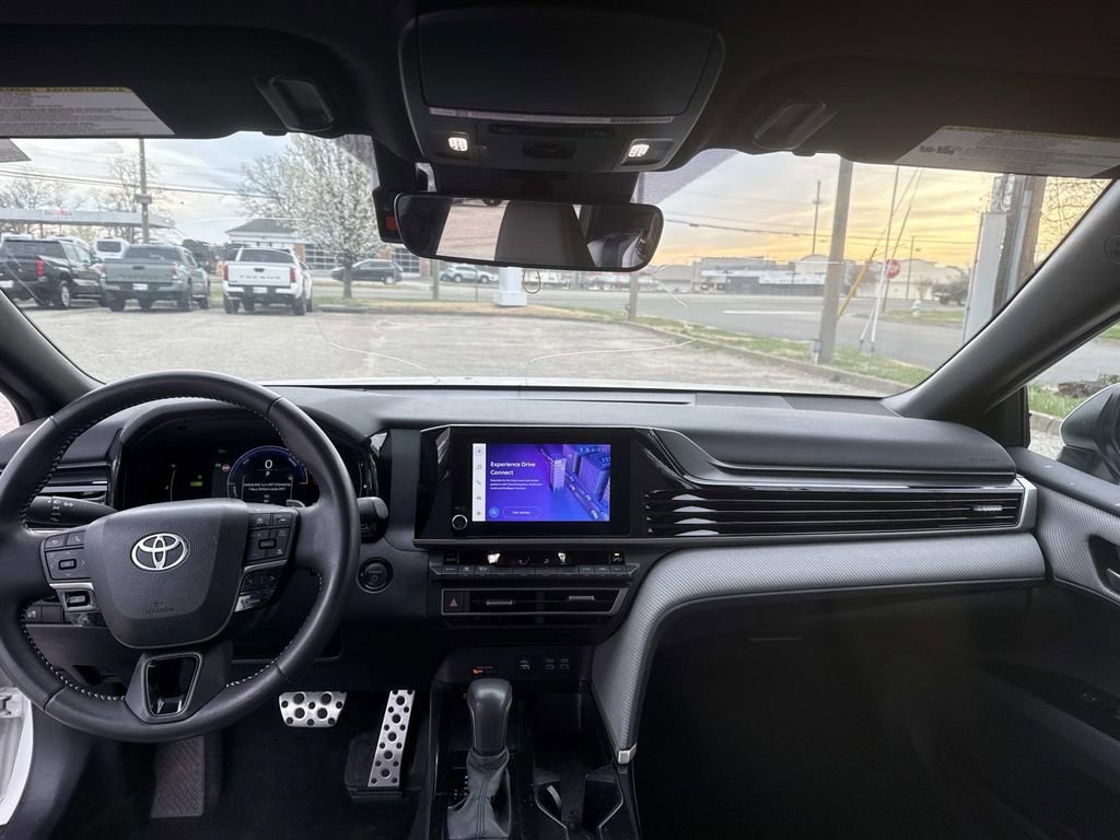 Certified 2025 Toyota Camry SE w/ Convenience Package image 15