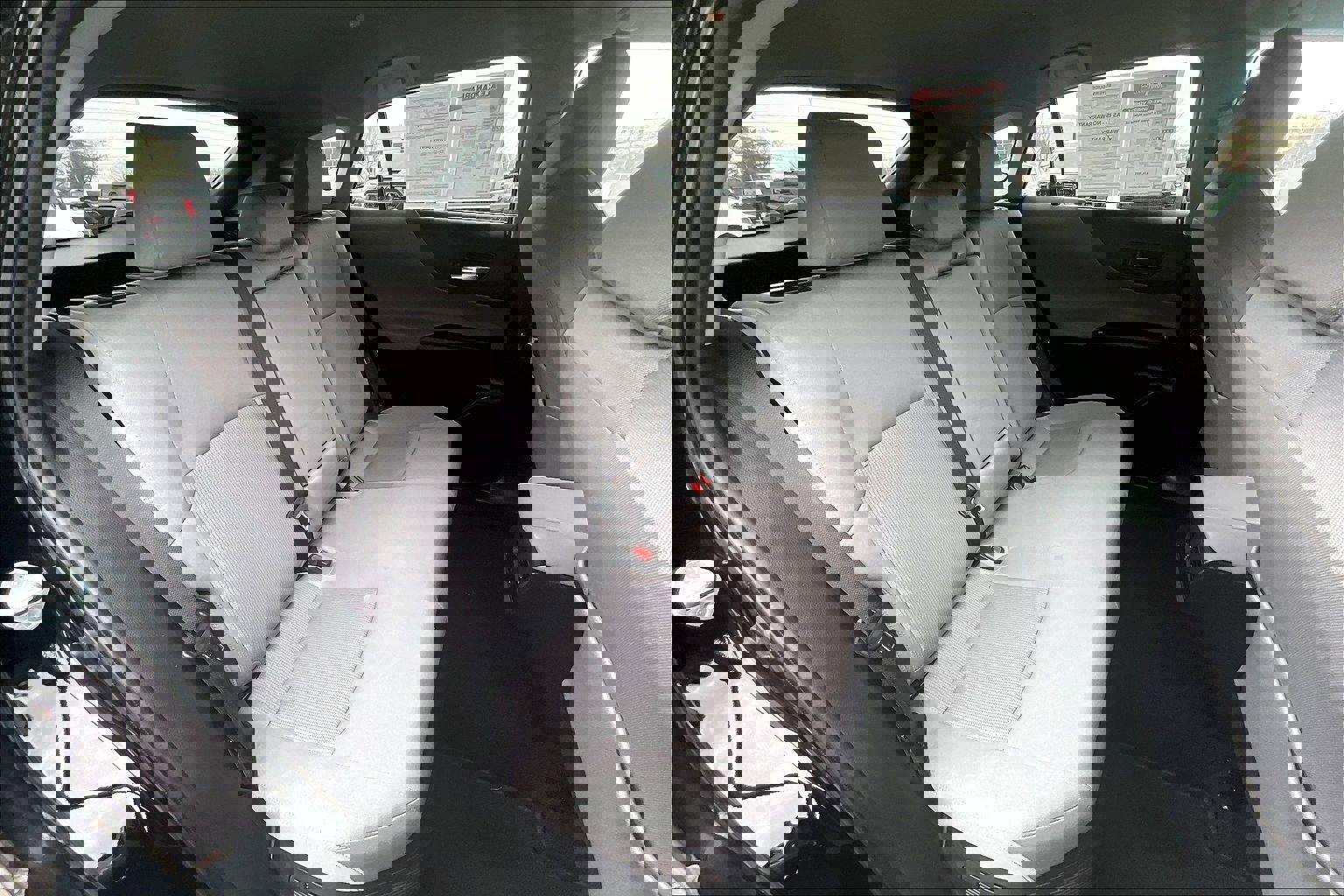 Used 2023 Toyota Venza LE image 24