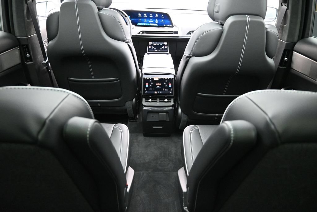 Certified 2026 Cadillac Vistiq Platinum w/ LPO, Floor Liner Package AWD/4WD image 27