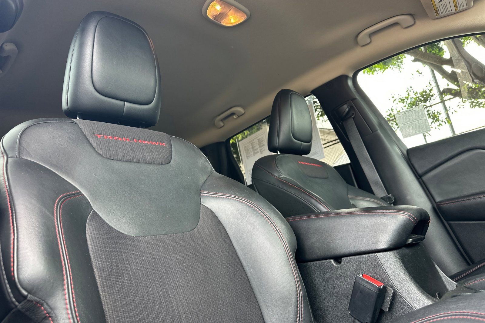 Used 2015 Jeep Cherokee Trailhawk AWD/4WD image 18