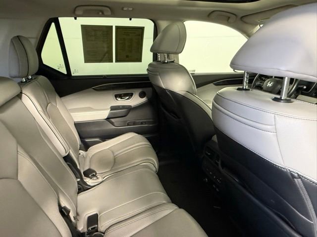 Used 2023 Honda Pilot Elite image 47