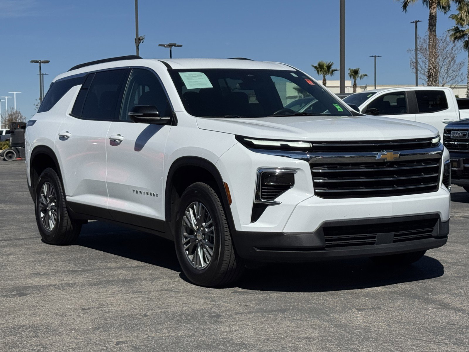 Used 2024 Chevrolet Traverse LT