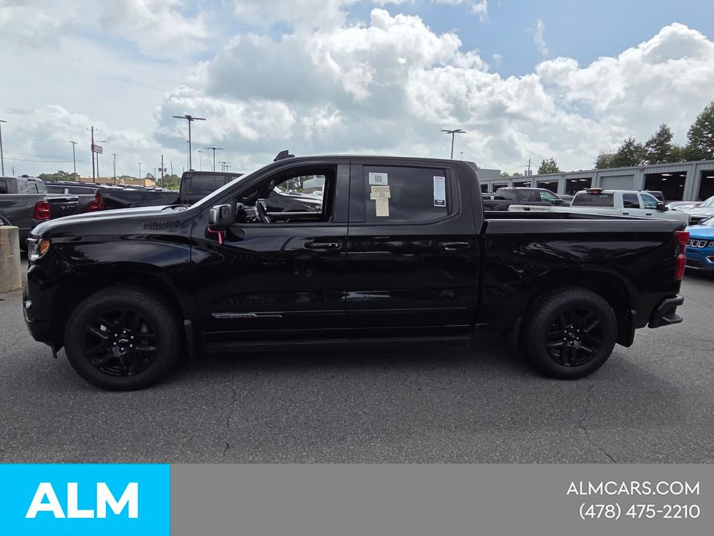 Used 2024 Chevrolet Silverado 1500 High Country w/ Midnight Edition AWD/4WD image 4