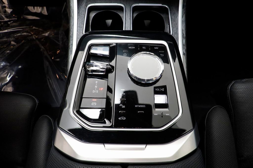 Certified 2023 BMW 760i xDrive AWD/4WD image 14
