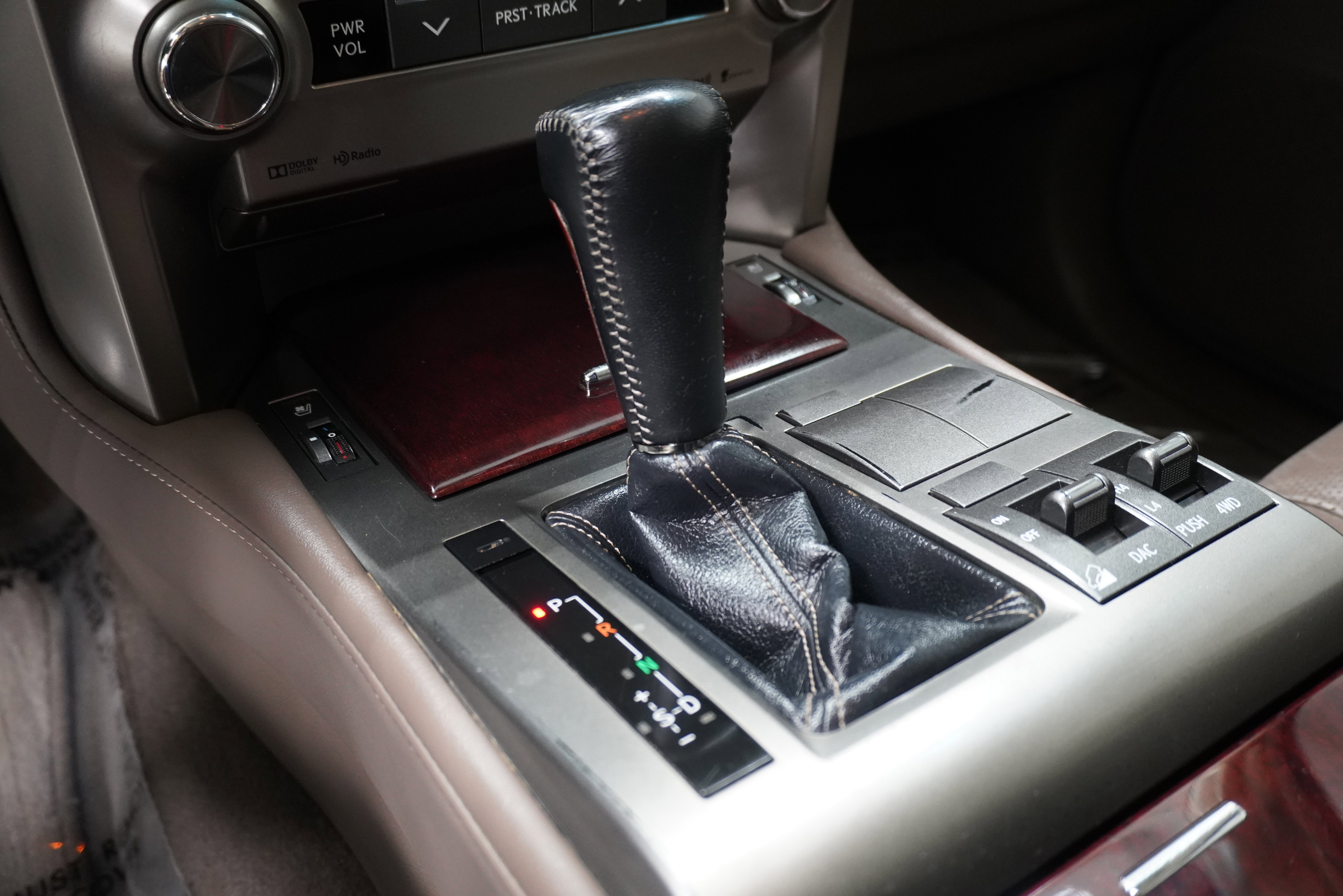 Used 2016 Lexus GX 460 w/ Premium Package AWD/4WD image 25