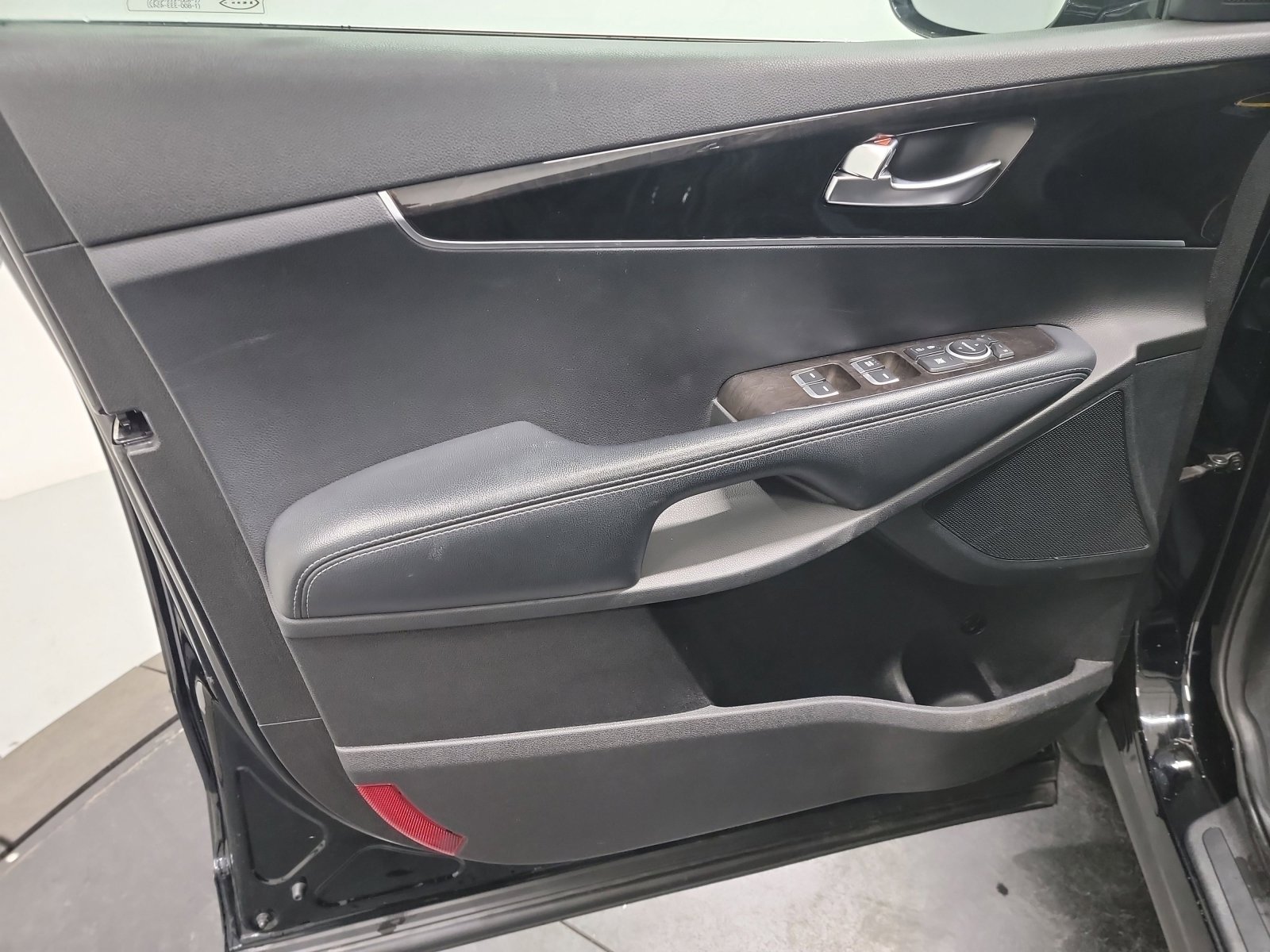 Used 2017 Kia Sorento LX image 13