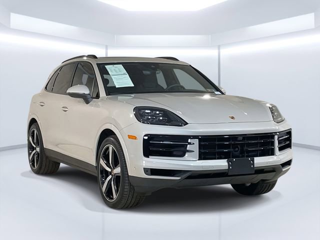 Certified 2025 Porsche Cayenne w/ Premium Package Plus image 3