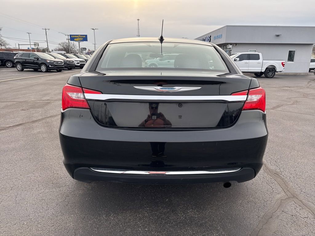 Used 2013 Chrysler 200 Touring w/ Cold Weather Group image 6