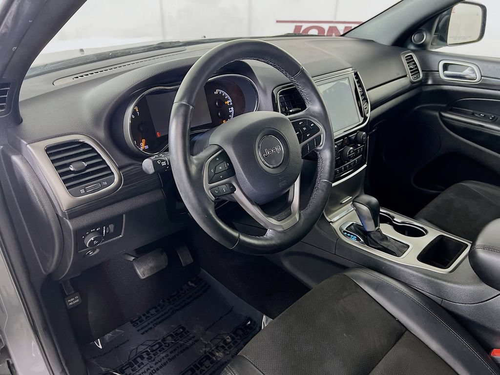 Used 2019 Jeep Grand Cherokee Altitude AWD/4WD image 18