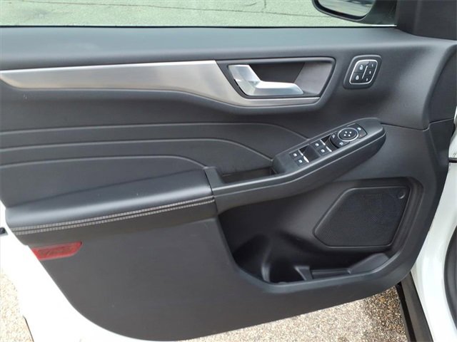 Certified 2022 Ford Escape Titanium image 12