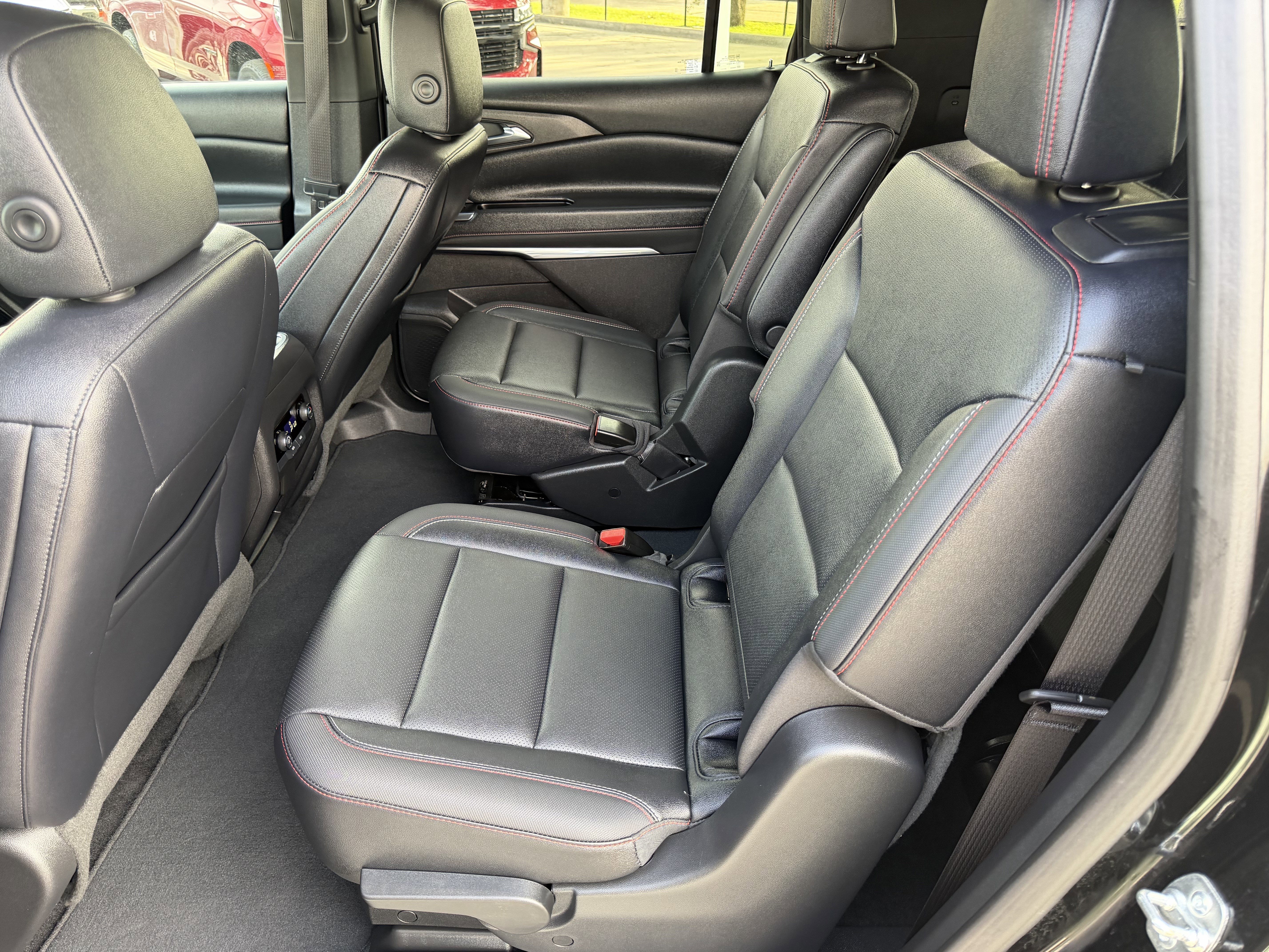 Used 2025 Chevrolet Traverse Z71 w/ Driver Confidence Package AWD/4WD image 27