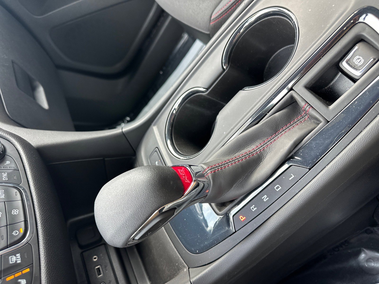 Used 2023 Chevrolet Equinox RS image 24