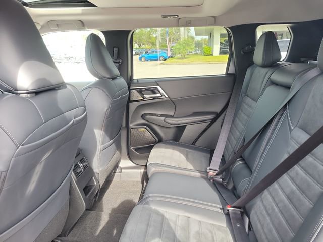 New 2026 Mitsubishi Outlander SE image 14