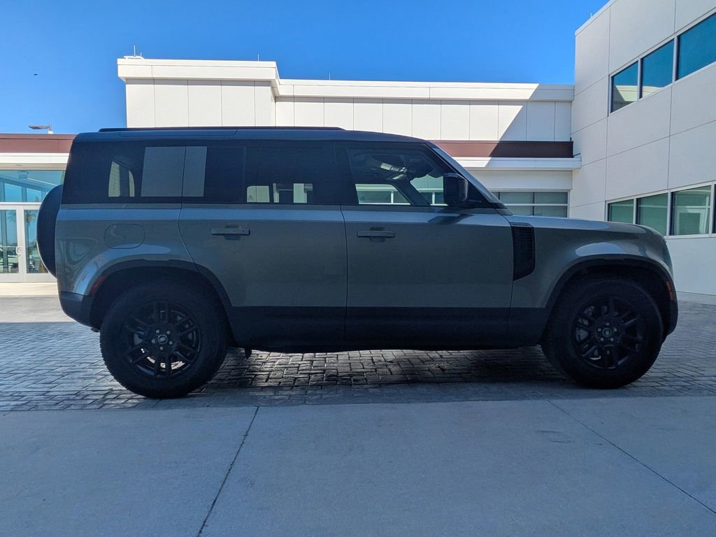 Used 2025 Land Rover Defender 110 S image 4