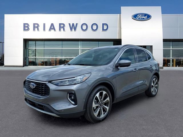 Certified 2023 Ford Escape Platinum w/ Premium Technology Package AWD/4WD image 1