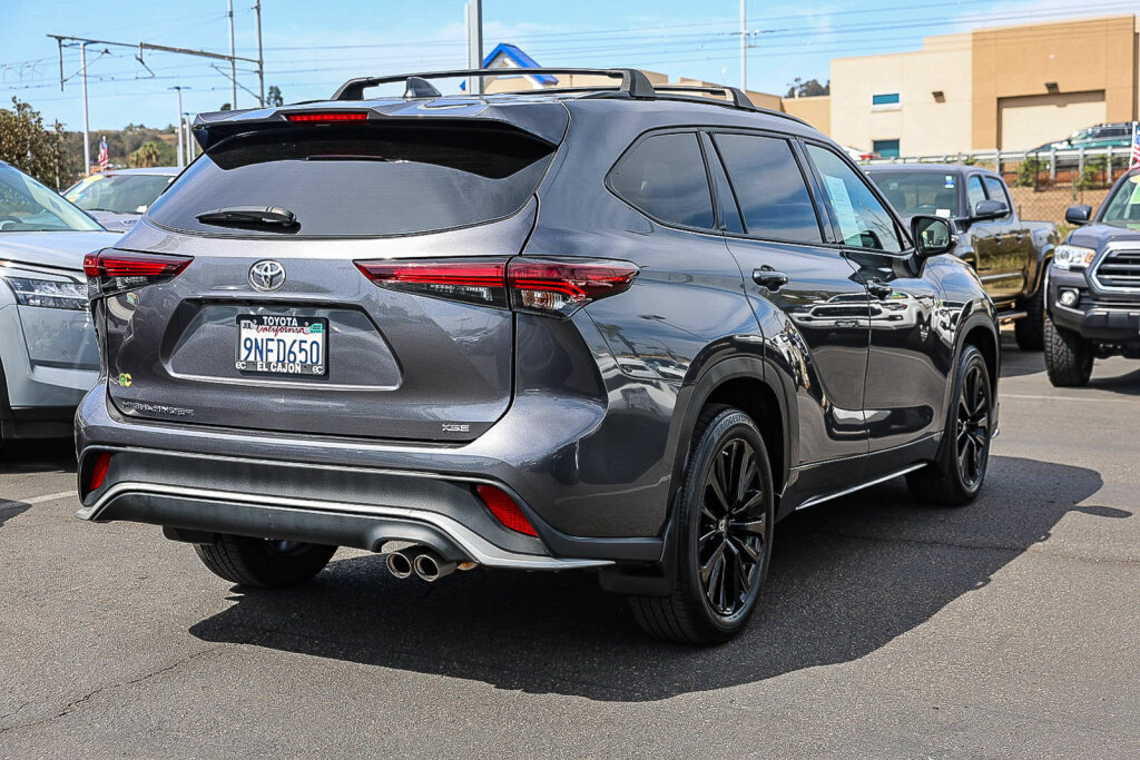 Certified 2024 Toyota Highlander XSE FWD image 26