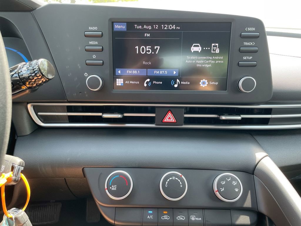 Used 2025 Hyundai Elantra SE image 46