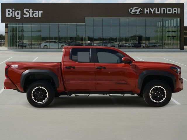 Used 2025 Toyota Tacoma TRD Off-Road AWD/4WD image 5