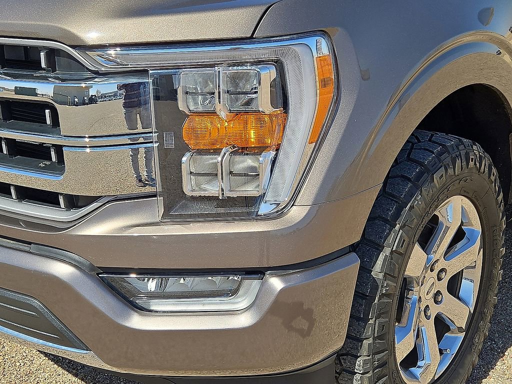 Used 2022 Ford F150 Lariat image 9