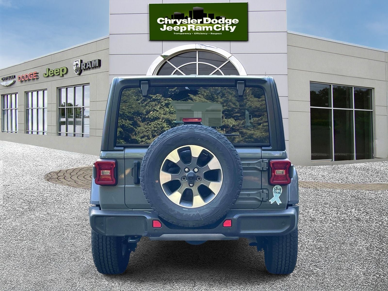 Used 2022 Jeep Wrangler Unlimited Sahara w/ Safety Group AWD/4WD image 7