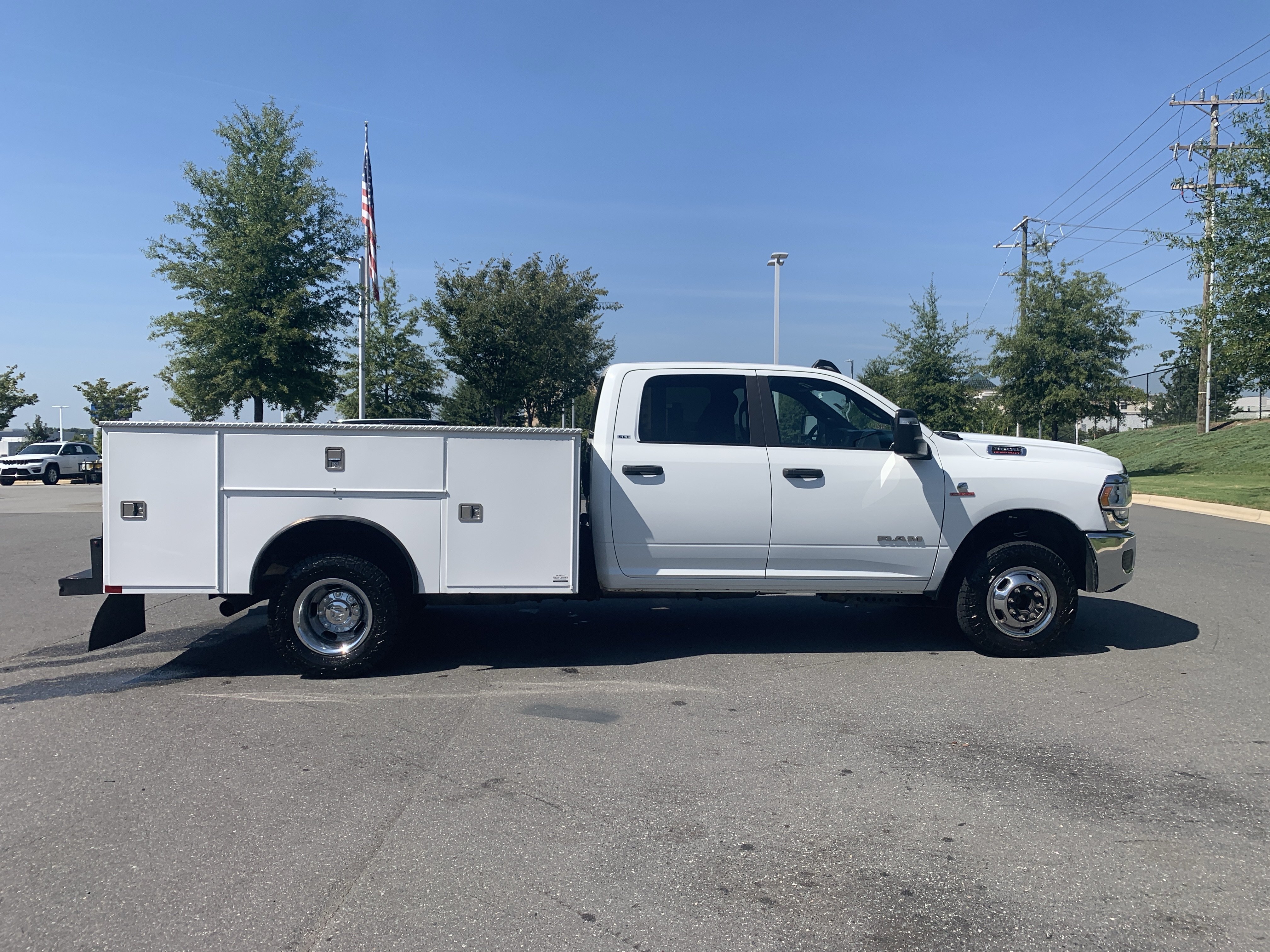 Used 2024 RAM 3500 SLT w/ Quick Order Package 2YG SLT AWD/4WD image 11