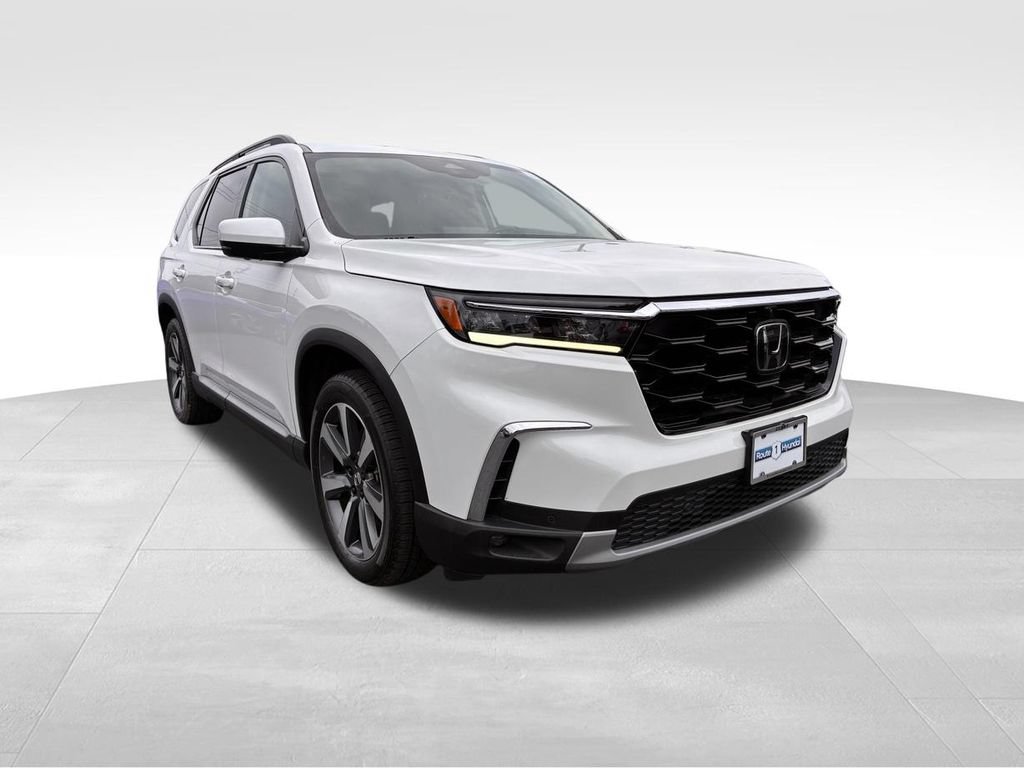 Used 2023 Honda Pilot Elite image 1