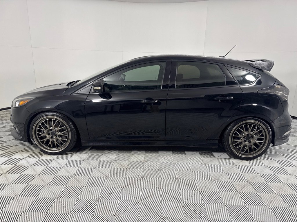 Used 2017 Ford Focus ST image 7