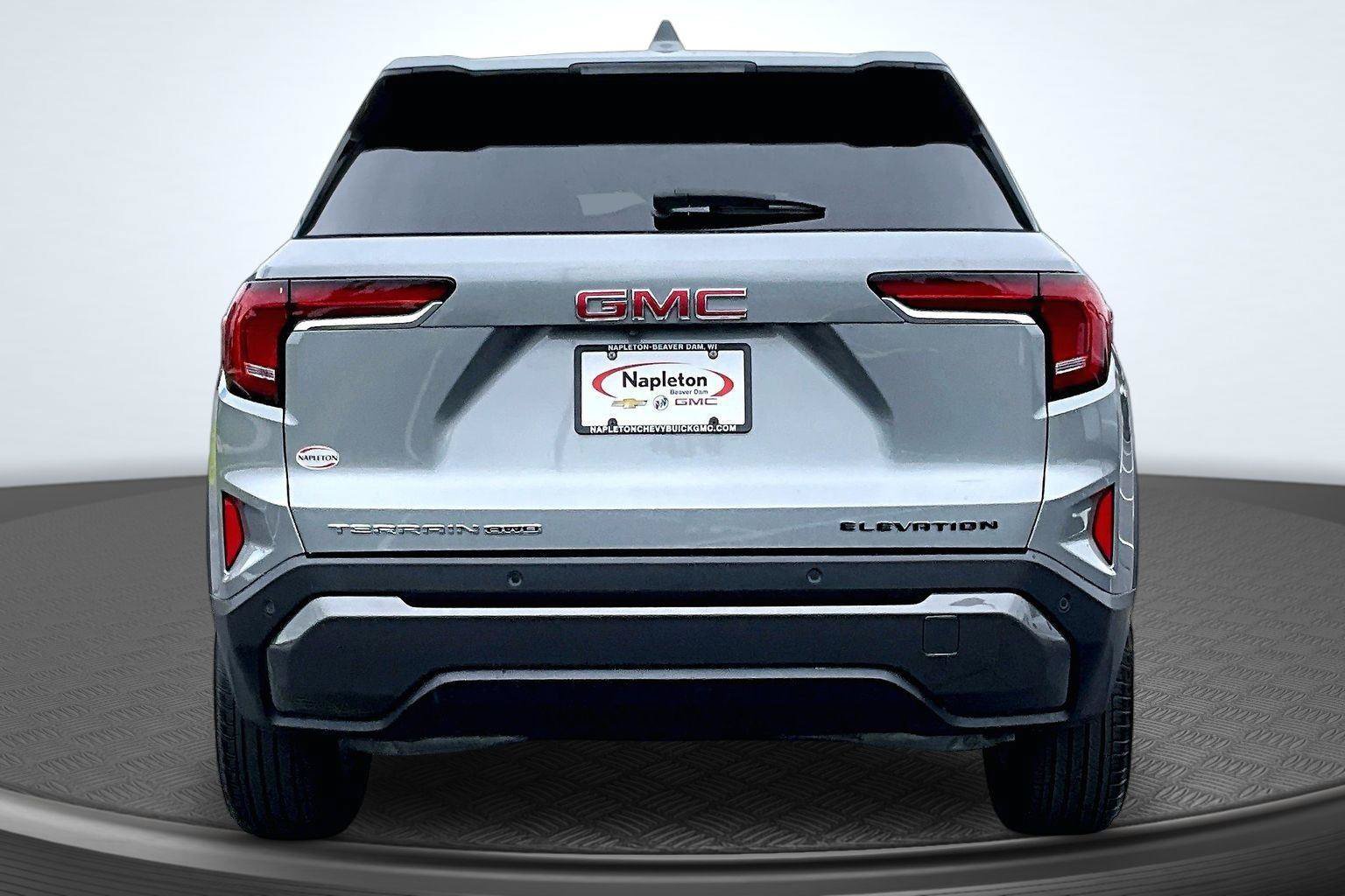 Used 2025 GMC Terrain Elevation AWD/4WD image 4