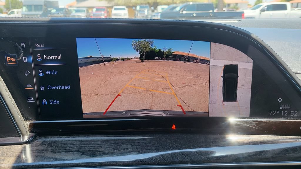 Used 2021 Cadillac Escalade Premium Luxury AWD/4WD image 37