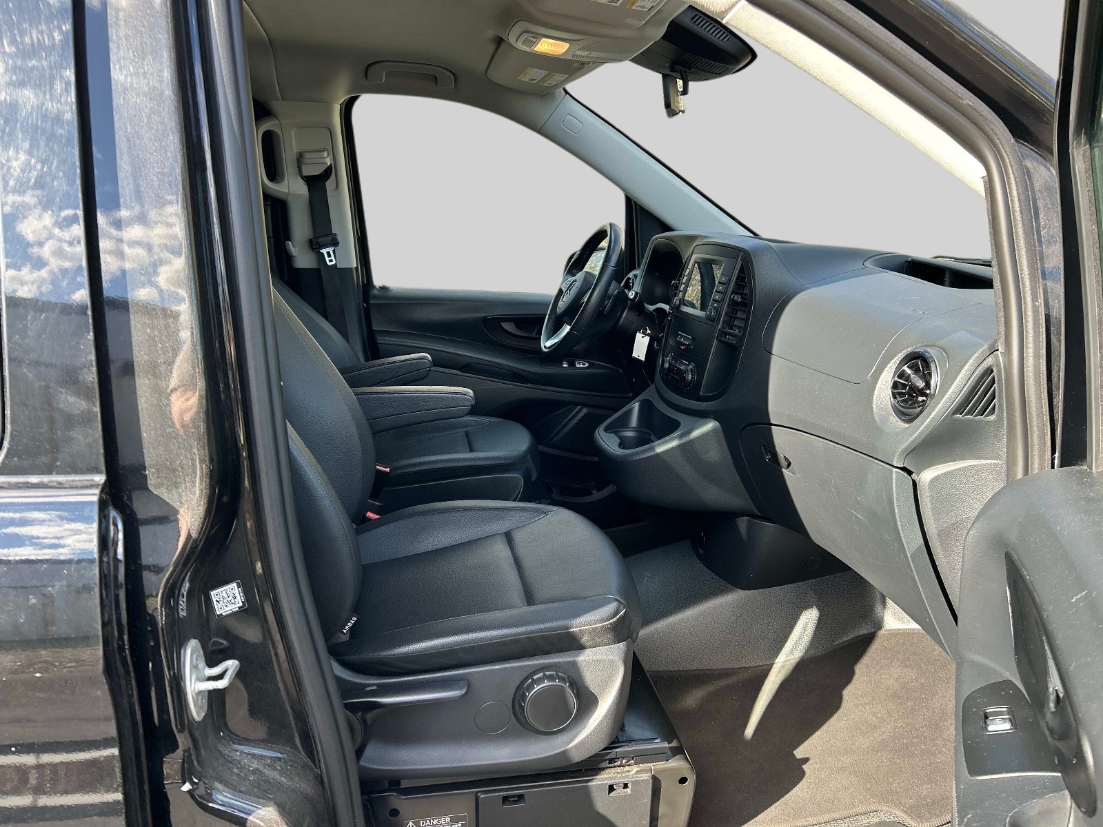Used 2023 Mercedes-Benz Metris Passenger image 14